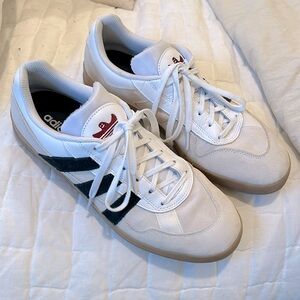 Adidas Samba Men’s 9.5 or women’s 11, worn once in excellent condition